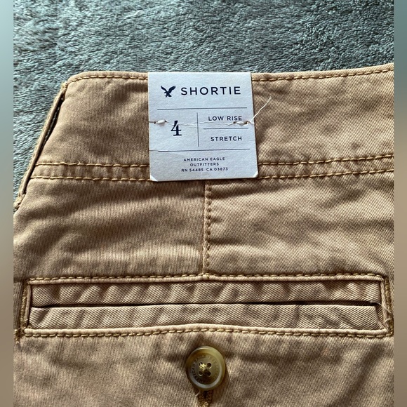 Size 4 American Eagle Low Rise Tan Shorts - Picture 3 of 7